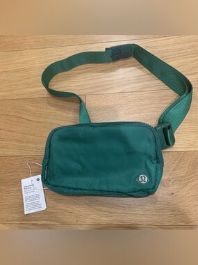 Lululemon Everywhere Belt Bag 1L